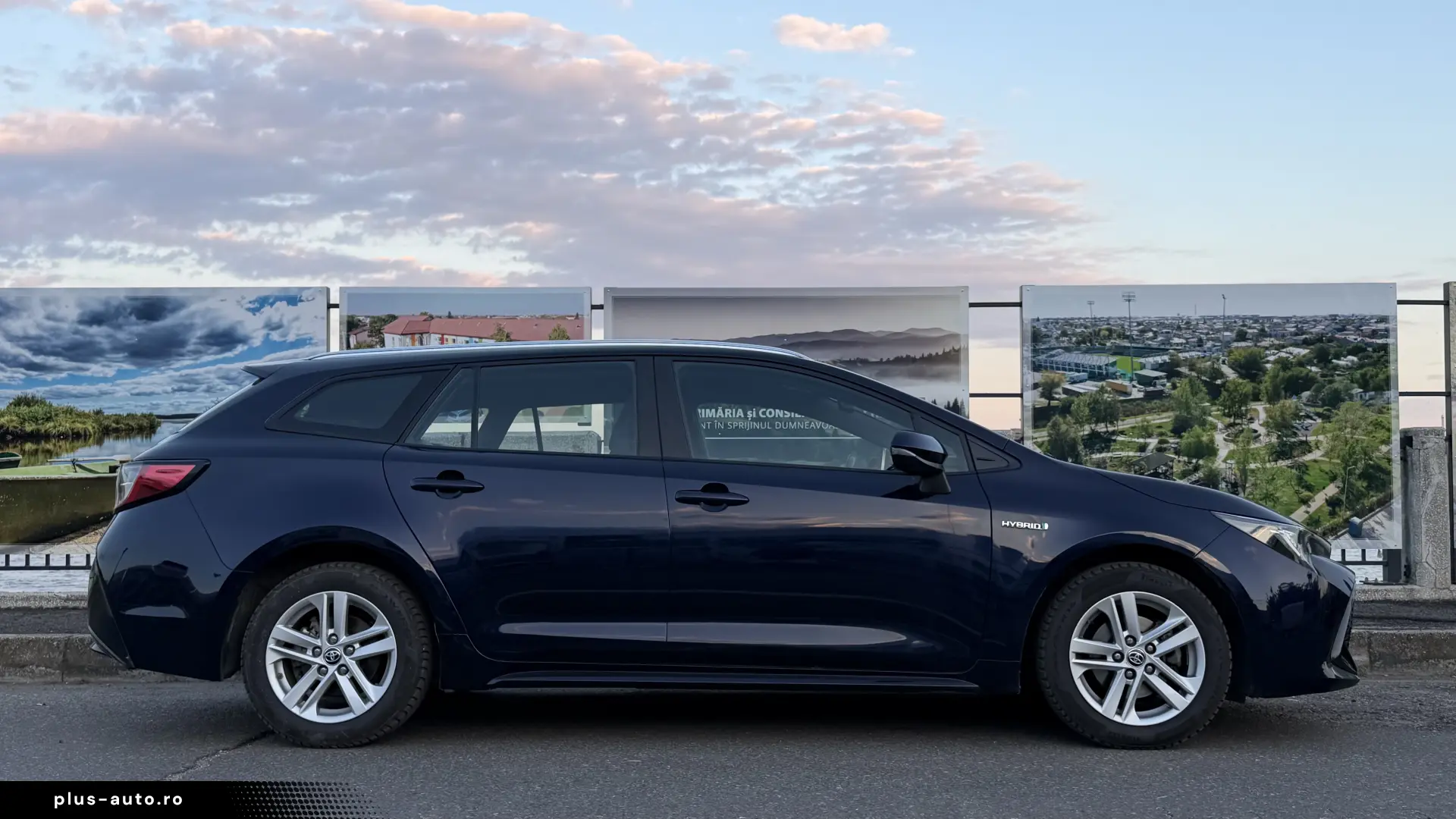 Toyota Corolla Bussines 1.8 hybrid Touring sport