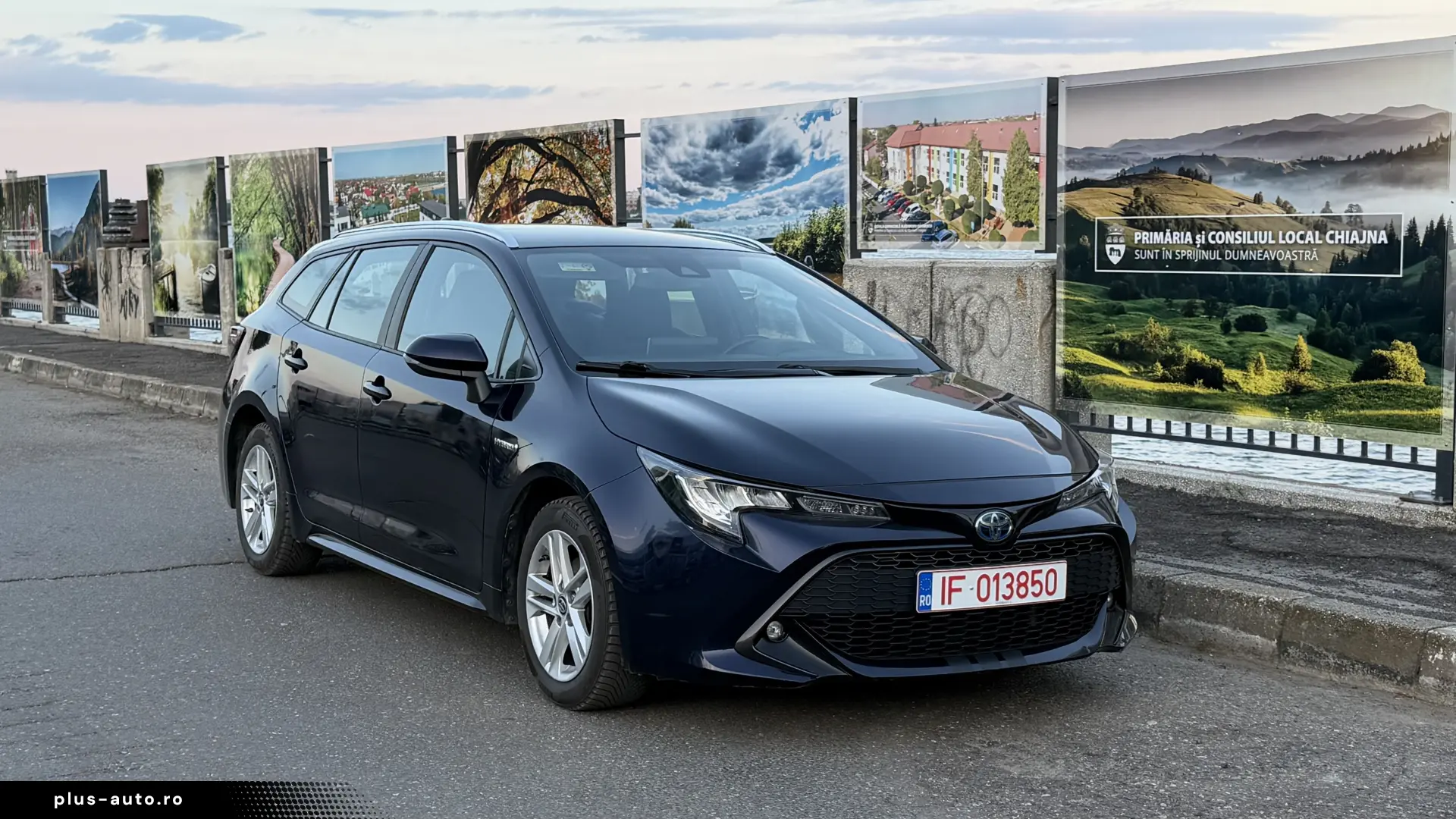 Toyota Corolla Bussines 1.8 hybrid Touring sport