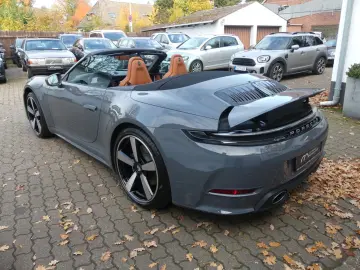PORSCHE 911   992 Cabriolet  Lift  Matrix  188.000 -€ NP