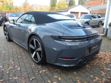 PORSCHE 911   992 Cabriolet  Lift  Matrix  188.000 -€ NP