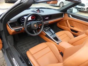 PORSCHE 911   992 Cabriolet  Lift  Matrix  188.000 -€ NP