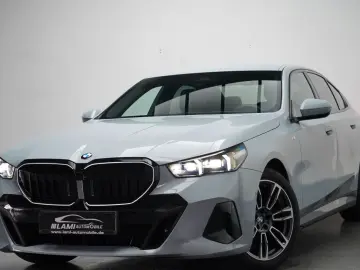 BMW 520i M Sport ICONIC 360 CARBON HUD KEY H&K MEMOR