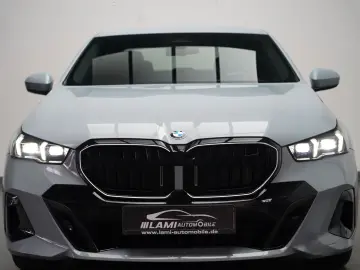 BMW 520i M Sport ICONIC 360 CARBON HUD KEY H&K MEMOR