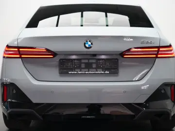 BMW 520i M Sport ICONIC 360 CARBON HUD KEY H&K MEMOR
