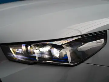 BMW 520i M Sport ICONIC 360 CARBON HUD KEY H&K MEMOR