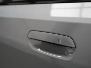 BMW 520i M Sport ICONIC 360 CARBON HUD KEY H&K MEMOR