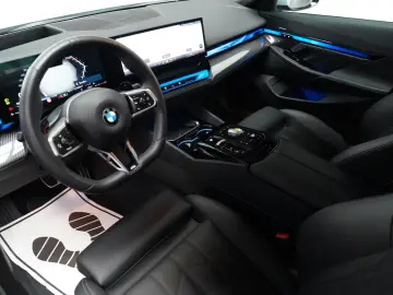 BMW 520i M Sport ICONIC 360 CARBON HUD KEY H&K MEMOR