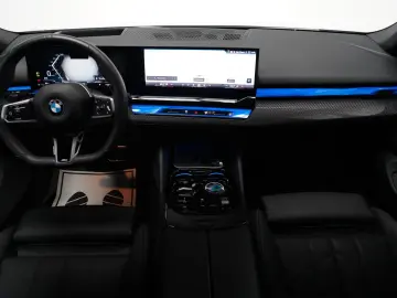 BMW 520i M Sport ICONIC 360 CARBON HUD KEY H&K MEMOR