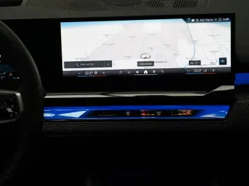 BMW 520i M Sport ICONIC 360 CARBON HUD KEY H&K MEMOR