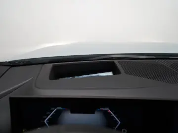 BMW 520i M Sport ICONIC 360 CARBON HUD KEY H&K MEMOR