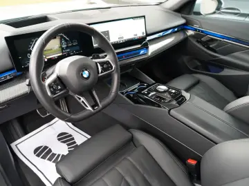 BMW 520d xDrive M Sport ICONIC CARBON 360 H&K KEY