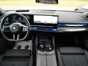 BMW 520d xDrive M Sport ICONIC CARBON 360 H&K KEY