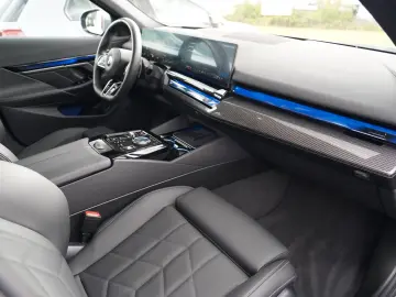 BMW 520d xDrive M Sport ICONIC CARBON 360 H&K KEY