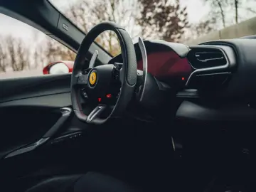 FERRARI 296 GTB Rosso Mugello   Surround View   Lift   C