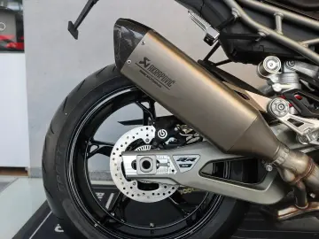 BMW S 1000 RR  3 Pakete  M-Kette  Akrapovic
