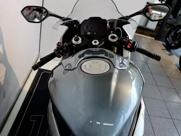 BMW S 1000 RR  3 Pakete  M-Kette  Akrapovic