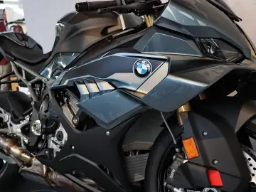 BMW S 1000 RR  3 Pakete  M-Kette  Akrapovic