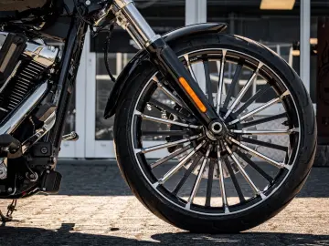HARLEY DAVIDSON BREAKOUT FXBR 117 ci - Jekill & Hyde