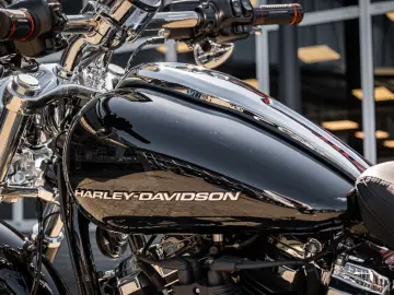 HARLEY DAVIDSON BREAKOUT FXBR 117 ci - Jekill & Hyde