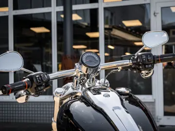 HARLEY DAVIDSON BREAKOUT FXBR 117 ci - Jekill & Hyde