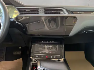 AUDI e-tron 50 quattro basis