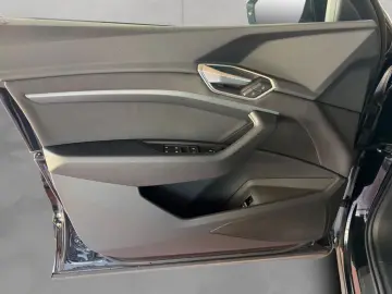 AUDI e-tron 50 quattro basis