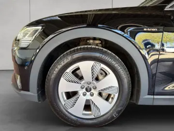 AUDI e-tron 50 quattro basis