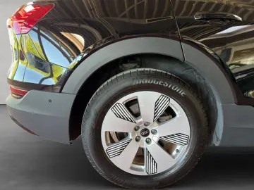 AUDI e-tron 50 quattro basis
