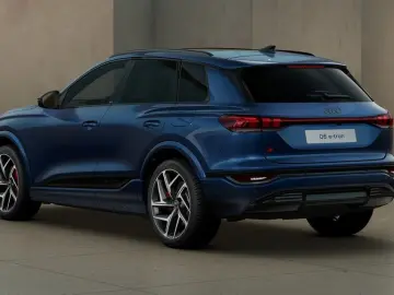 AUDI Q6 SUV e-tron quattro 285 kW PANO HUD MATRIX NAV