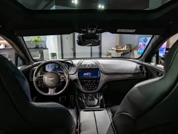 Aston Martin DBX 707 Disponibil Imediat!
