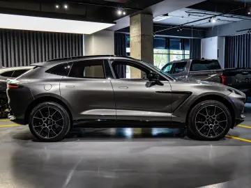 Aston Martin DBX 707 Disponibil Imediat!