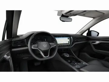 VW Touareg 3 0 l V6 TDI 4MOTION Tiptronic AHK ACC
