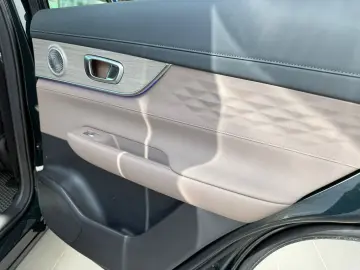 Chery Tiggo-8