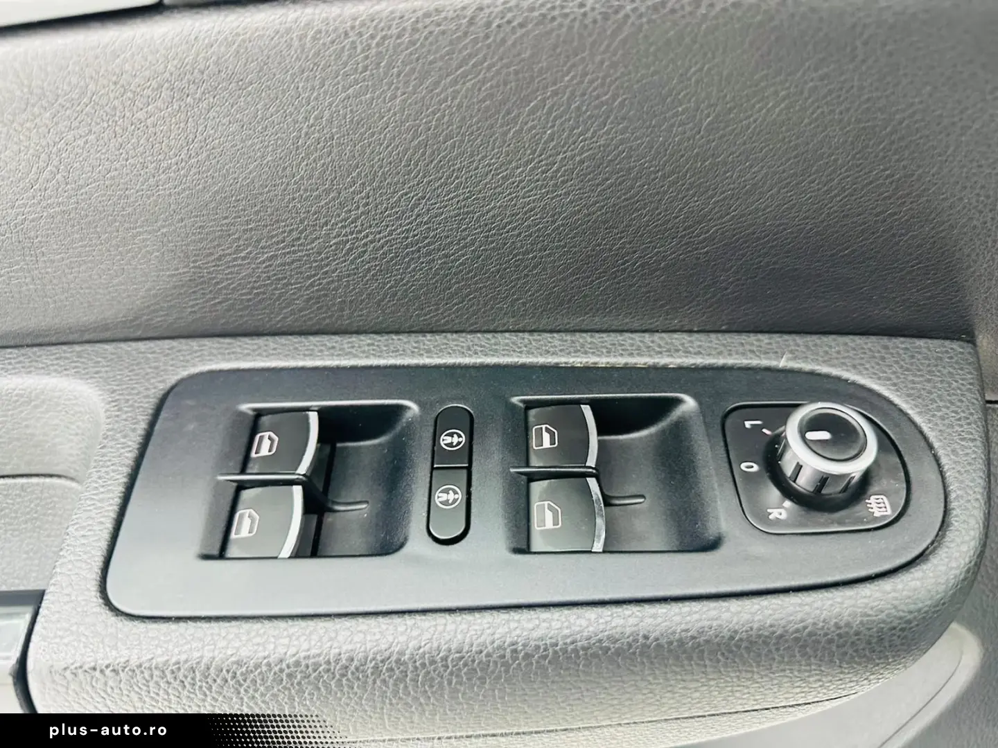 VOLKSWAGEN SHARAN 2011 2.0D E5 7 Locuri Garantie 12 Luni Rat
