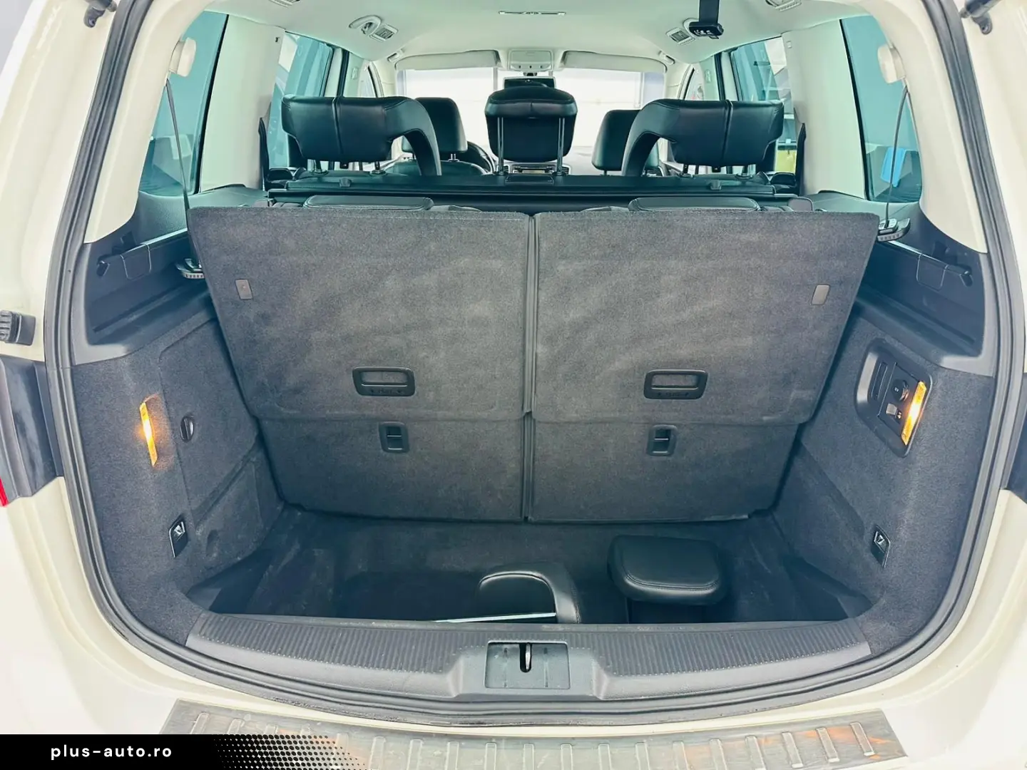 VOLKSWAGEN SHARAN 2011 2.0D E5 7 Locuri Garantie 12 Luni Rat