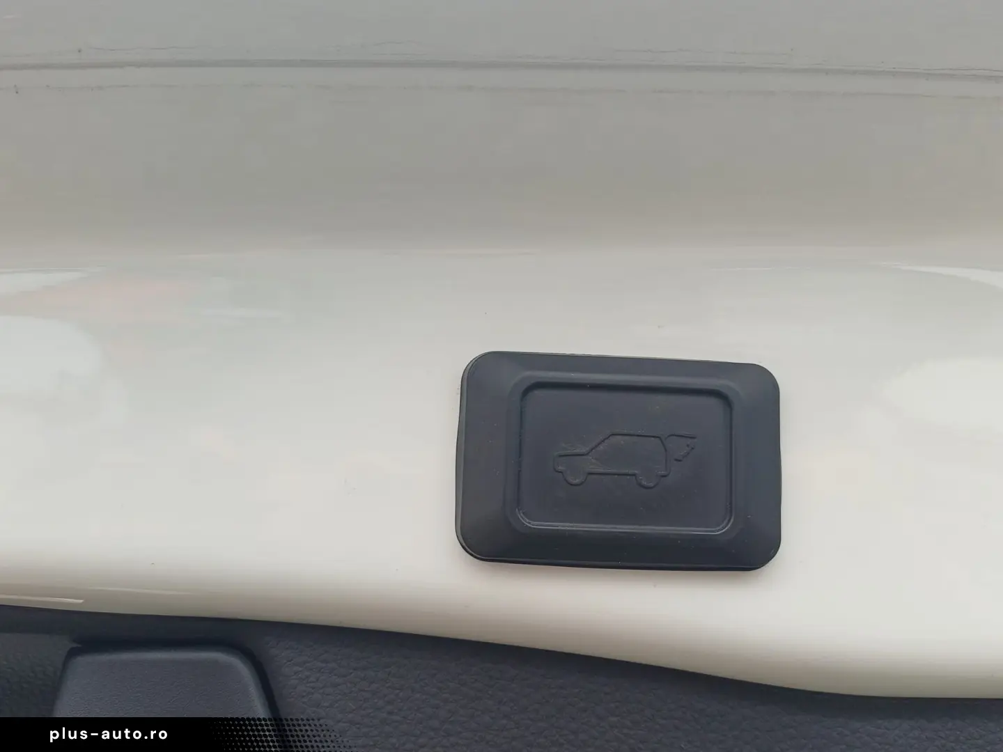 Toyota RAV-4 2.5 VVT-iE 4x4 LUXURY HYBRID 222 CP