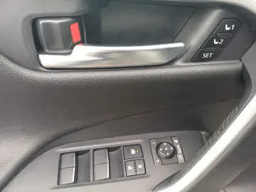 Toyota RAV-4 2.5 VVT-iE 4x4 LUXURY HYBRID 222 CP