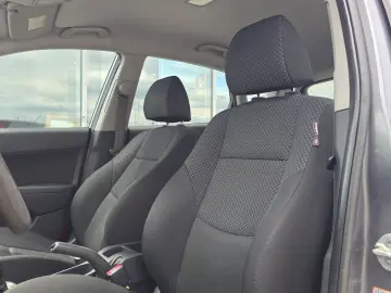 HYUNDAI i30  1.6 126 CP Comfort