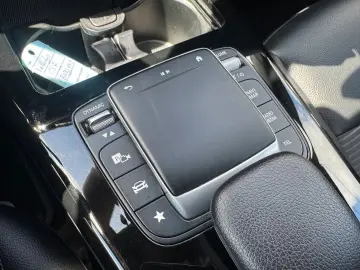 Mercedes-Benz Cla-250