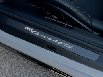 Porsche 992 .2 4 GTS  Pano Lift Alcant Carbon