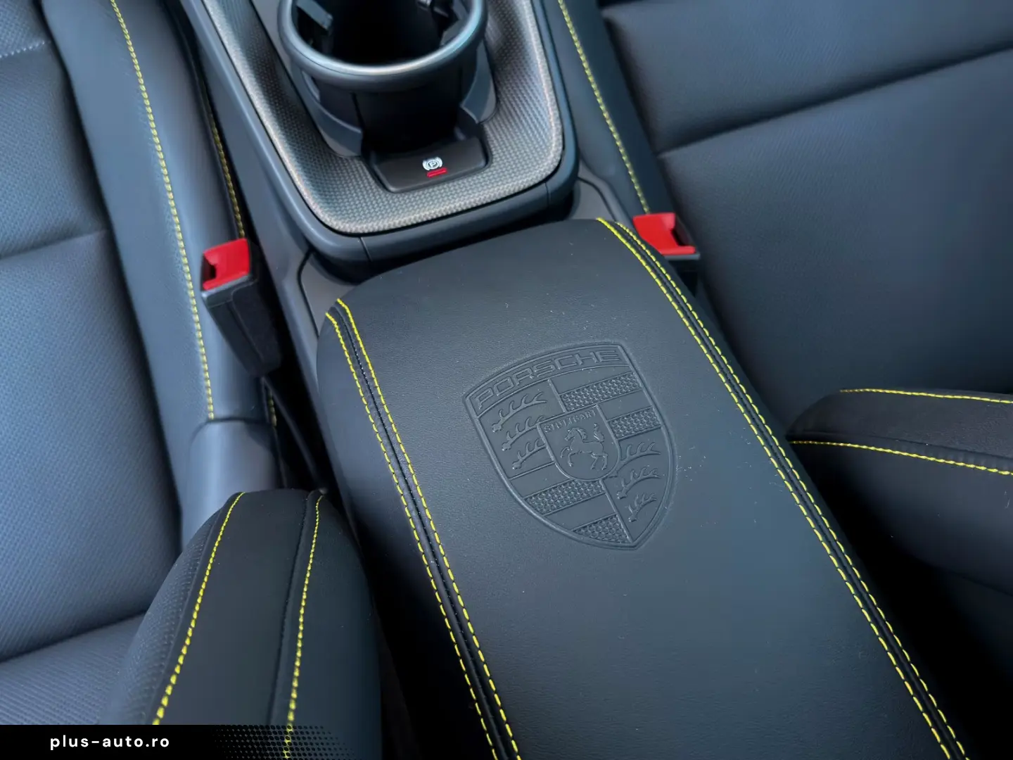Porsche 992 .2 4 GTS  Pano Lift Alcant Carbon