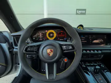 Porsche 992 .2 4 GTS  Pano Lift Alcant Carbon