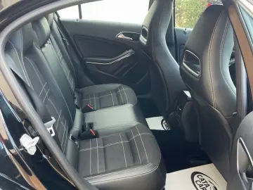 Mercedes-Benz A-220