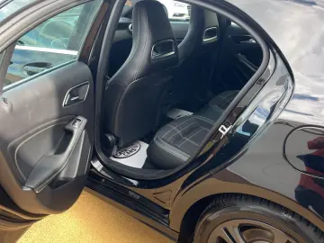 Mercedes-Benz A-220