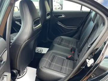 Mercedes-Benz A-220