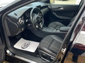 Mercedes-Benz A-220