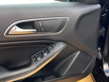 Mercedes-Benz A-220