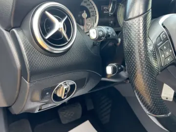 Mercedes-Benz A-220