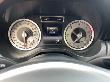 Mercedes-Benz A-220