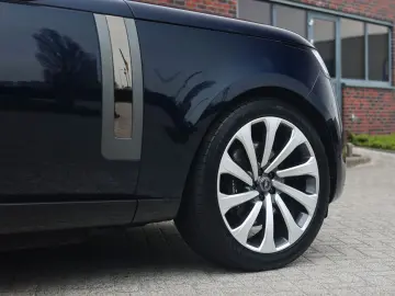 LAND ROVER Range Rover P550e SV   Pano - AHK - Meridian